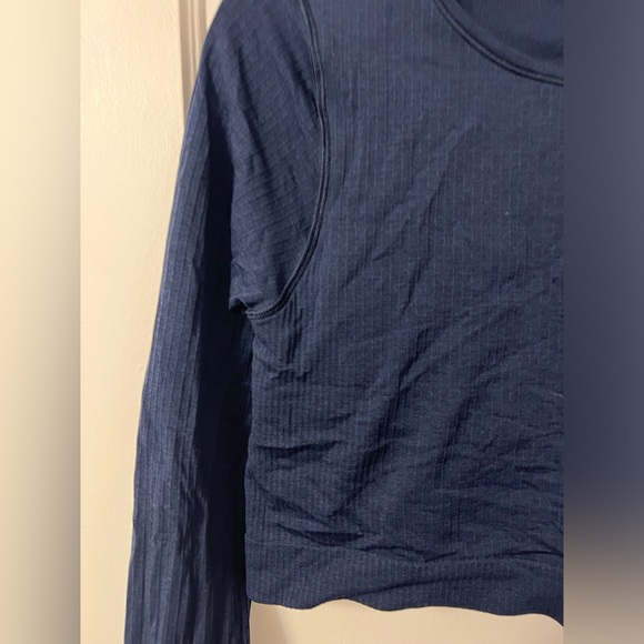 Navy Lululemon Long Sleeve Cropped Work Out Top - Picture 2 of 3